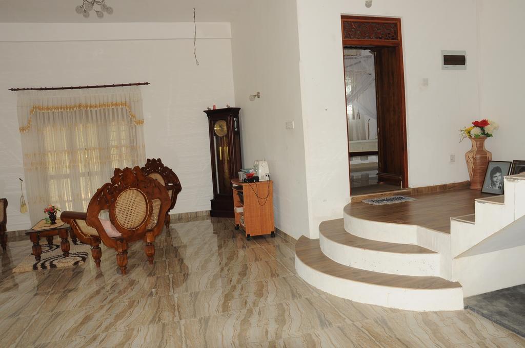 Deutsche Villa ฮิกคาดูวา ภายนอก รูปภาพ