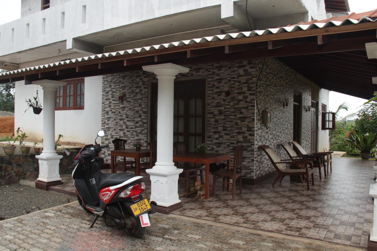 Deutsche Villa ฮิกคาดูวา ภายนอก รูปภาพ